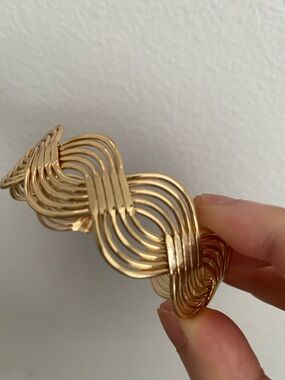 Gold Wave Link Bracelet